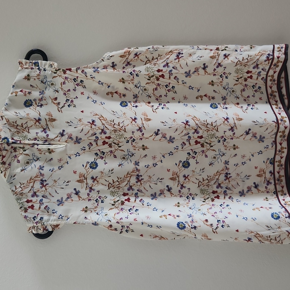 Max Studio Floral Smocked Blouse Cream - Picture 6 of 10